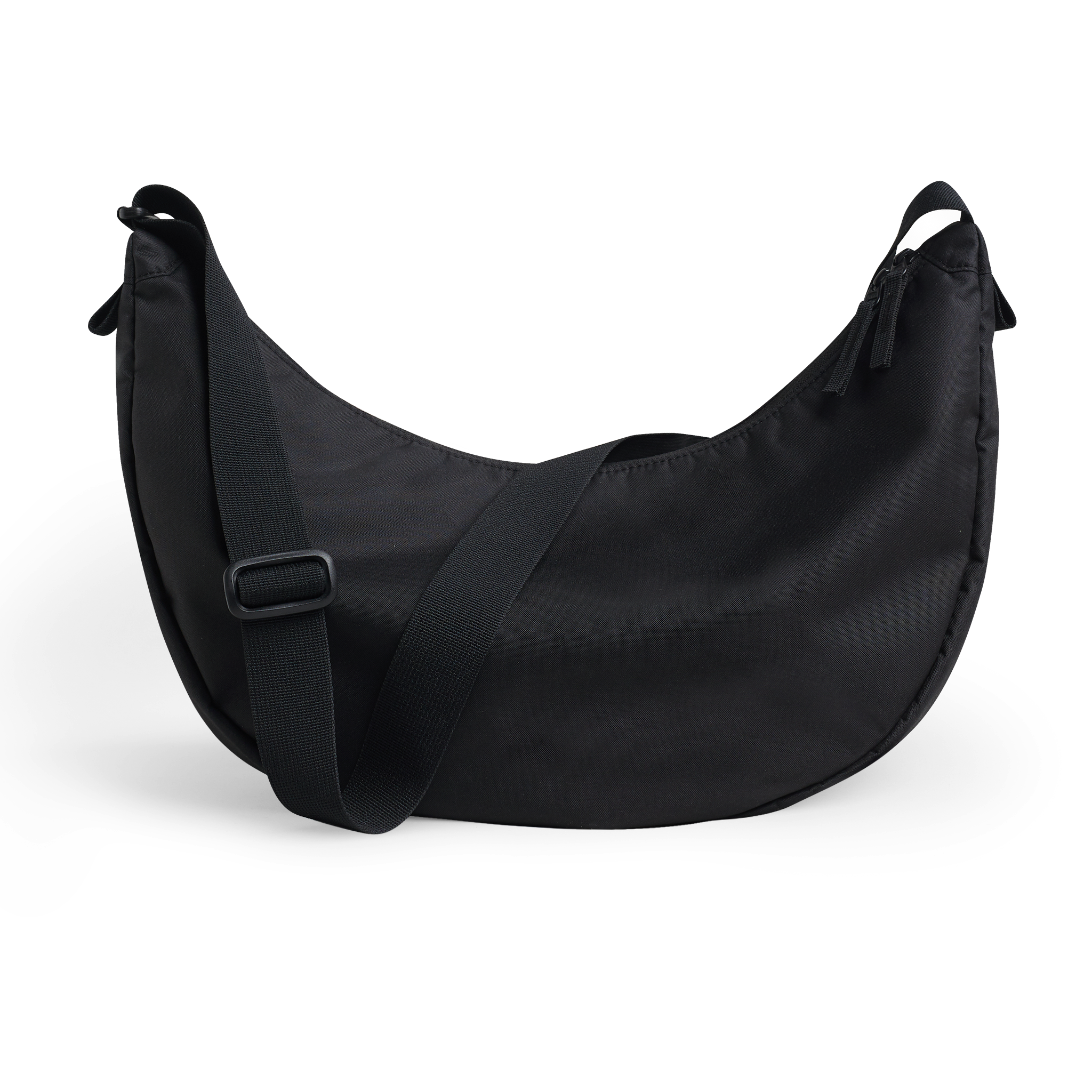 MOON BAG Tasche in black (Schwarz) als Studioaufnahme in Frontansicht.