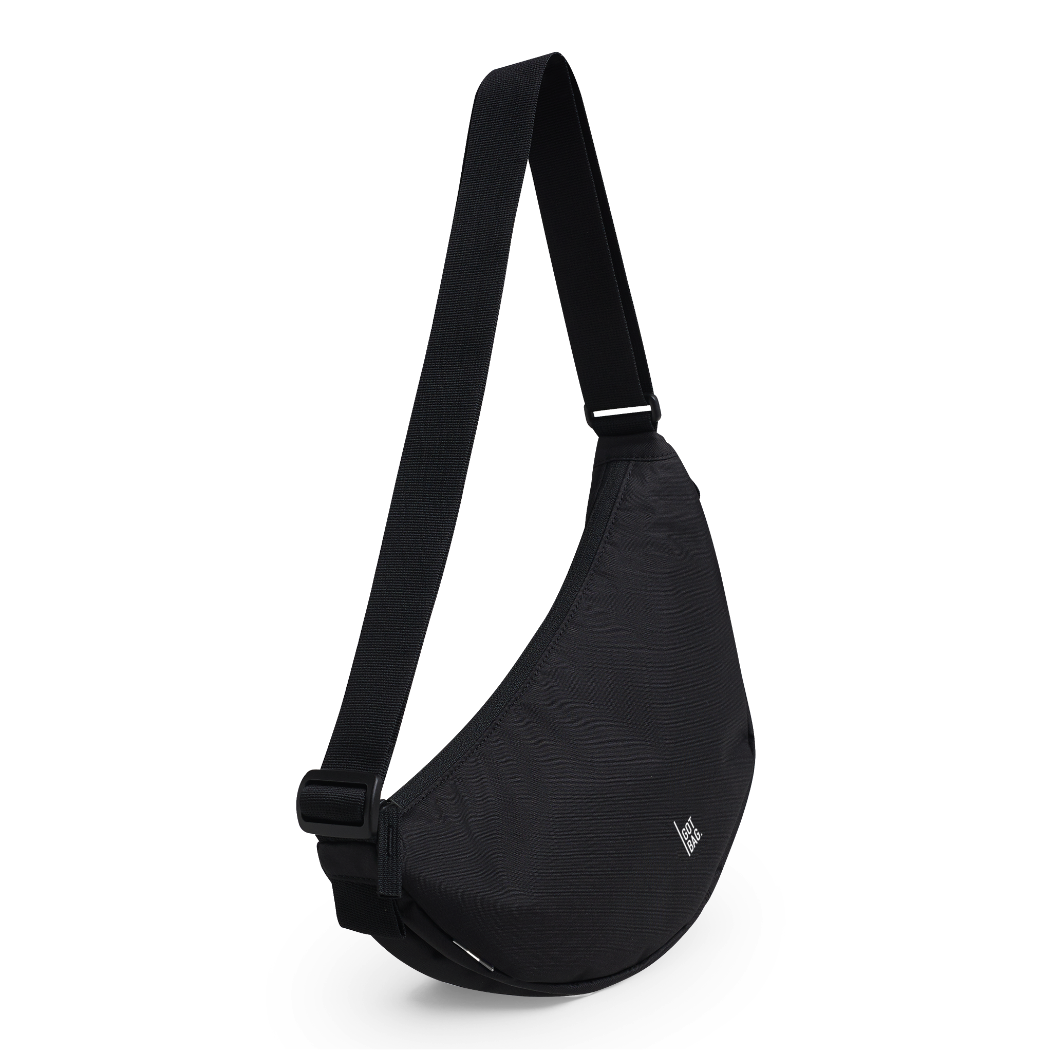 MOON BAG SMALL Tasche in black (Schwarz) in diagonaler Ansicht.
