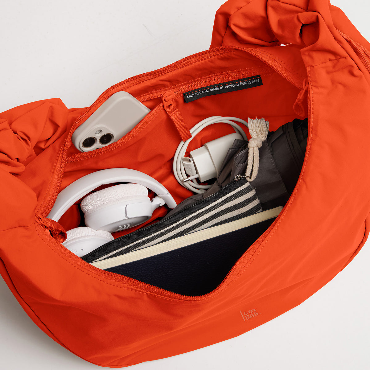 GOT BAG MOON BAG RUFFLE hot coral monochrome – Innenansicht