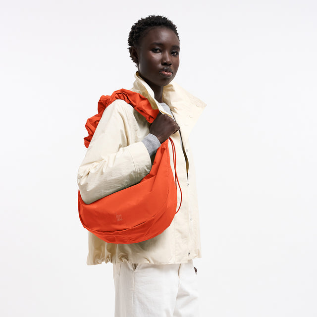 GOT BAG MOON BAG RUFFLE hot coral monochrome – Über der Schulter getragen