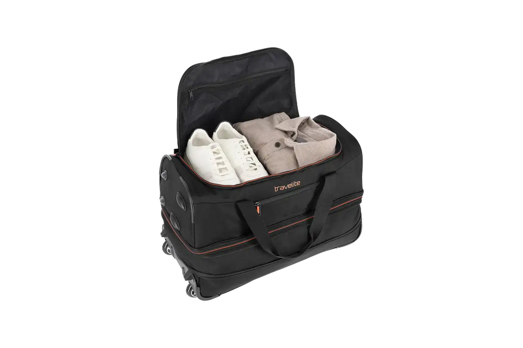 Travelite BASICS Rollenreisetasche erw. S erw., Schwarz – Innenansicht