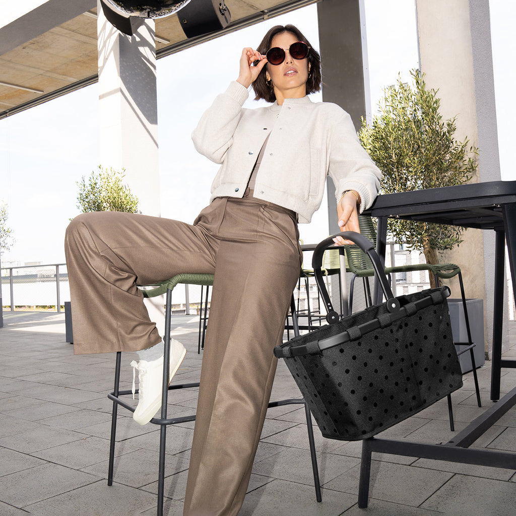 Reisenthel Carrybag Einkaufskorb, Glossy Dots Black – Produktansicht 4