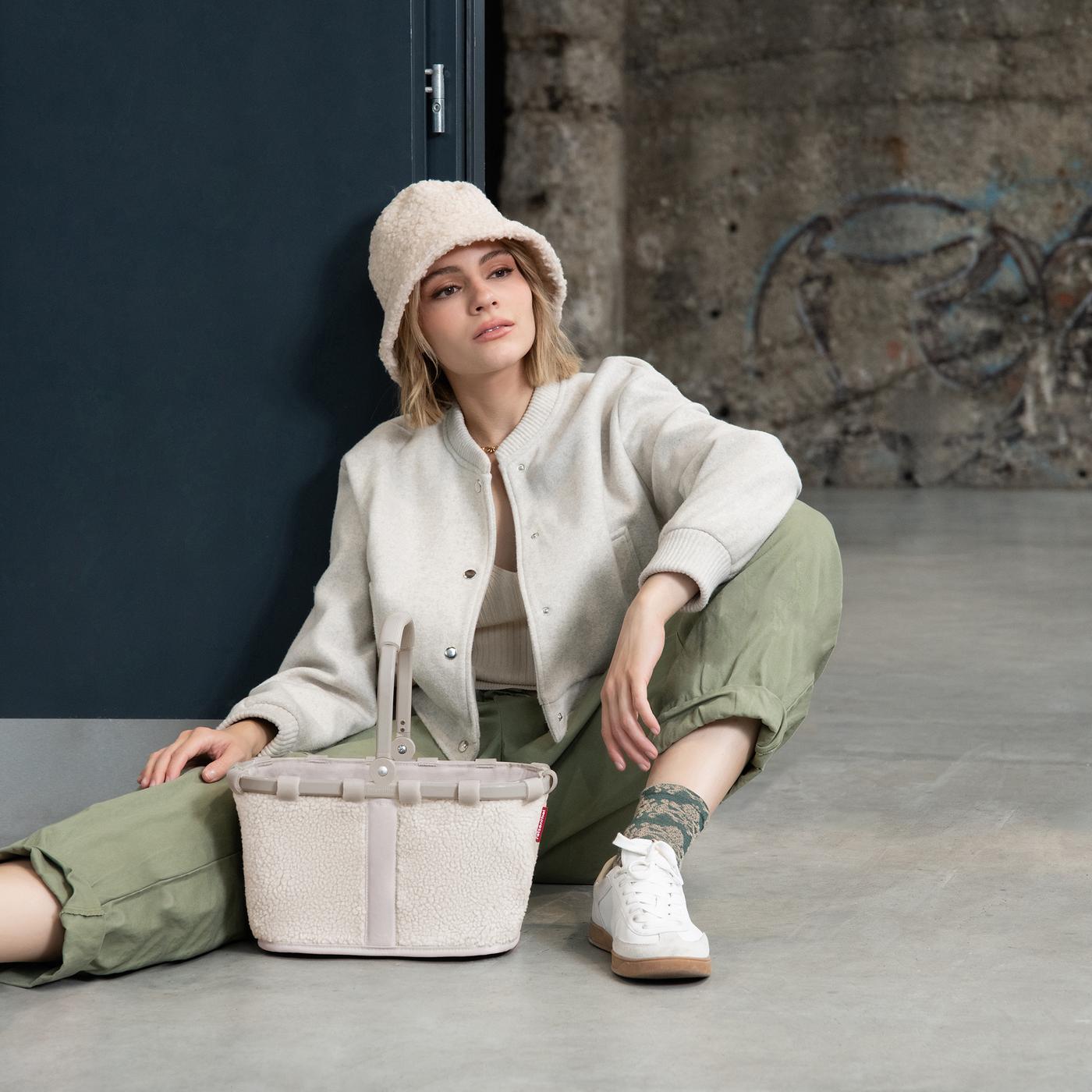 Reisenthel Carrybag XS Einkaufskorb, Teddy Sand – Produktansicht 2