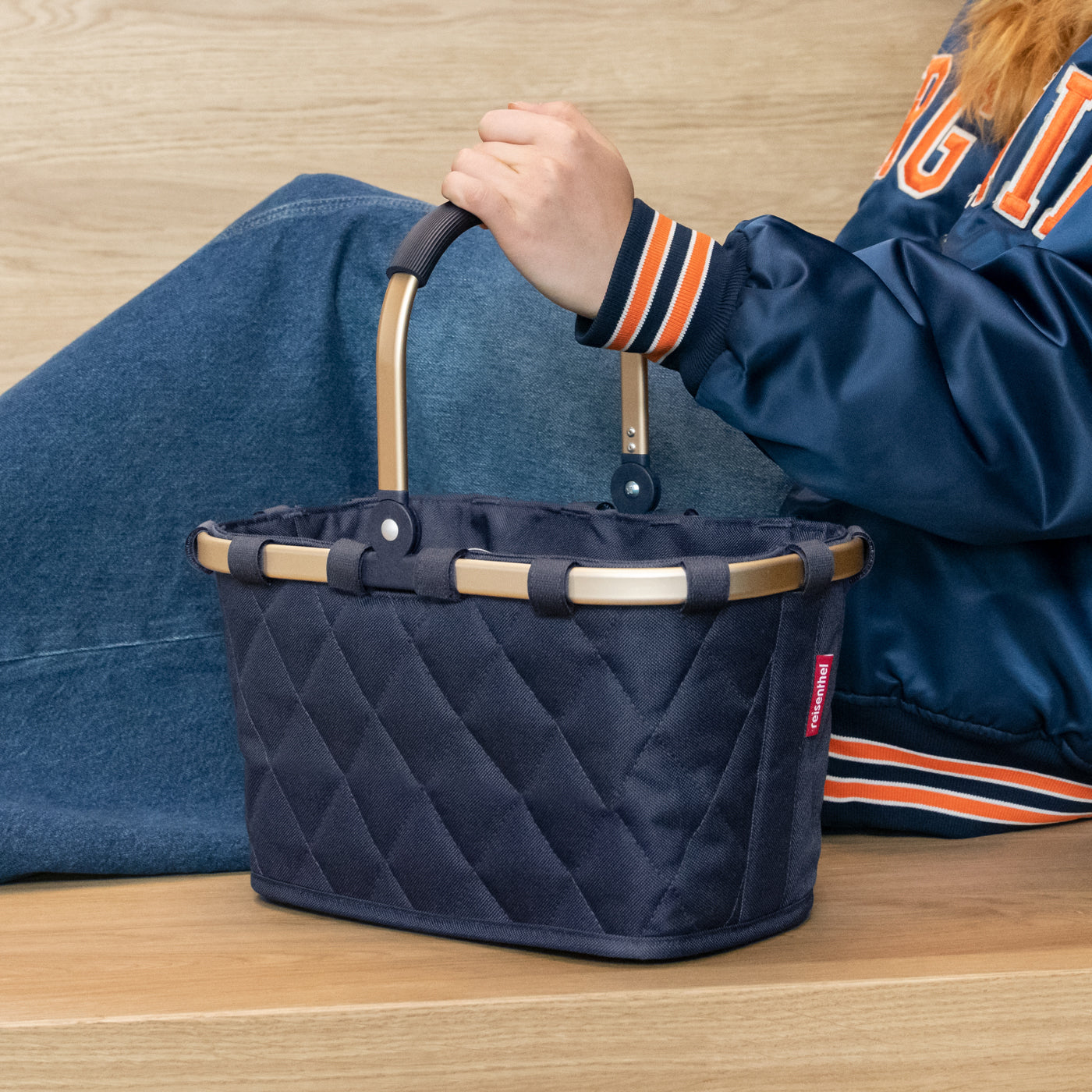Reisenthel Carrybag XS Einkaufskorb, Rhombus Midnight Gold – Produktansicht 2