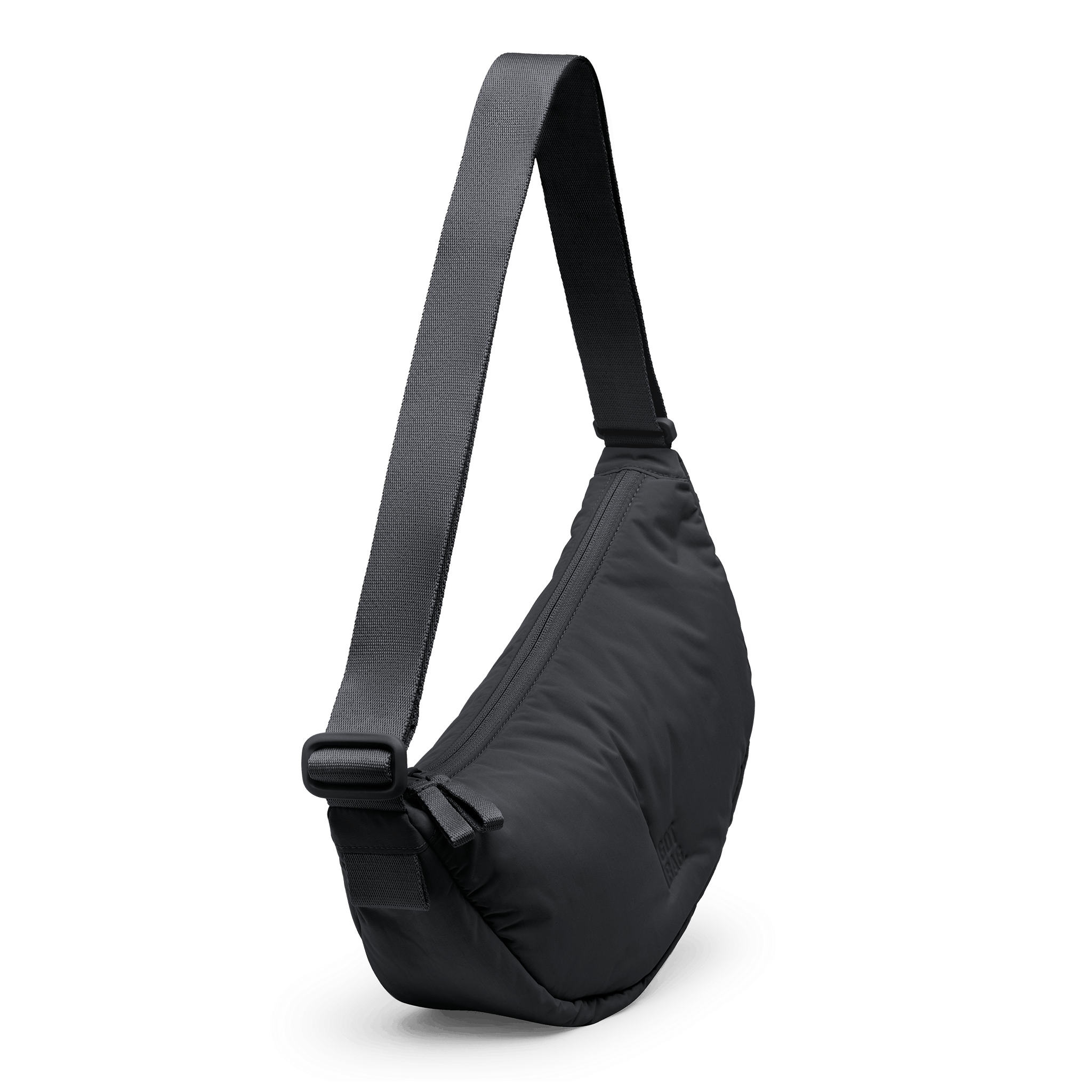 CLOUD MOON BAG SMALL Tasche in black (Schwarz) in diagonaler Ansicht.