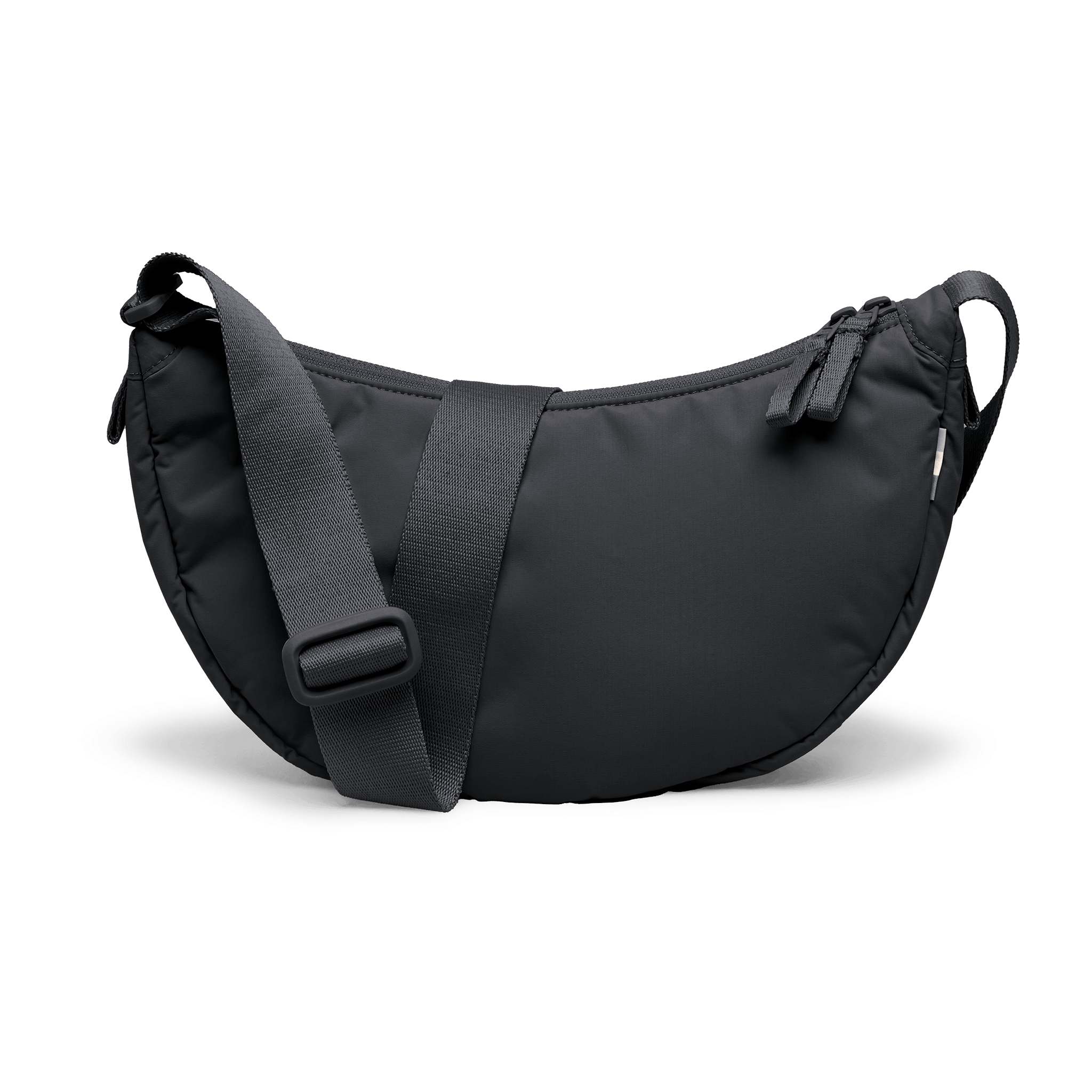 CLOUD MOON BAG SMALL Tasche in black (Schwarz) als Studioaufnahme in Rückansicht.