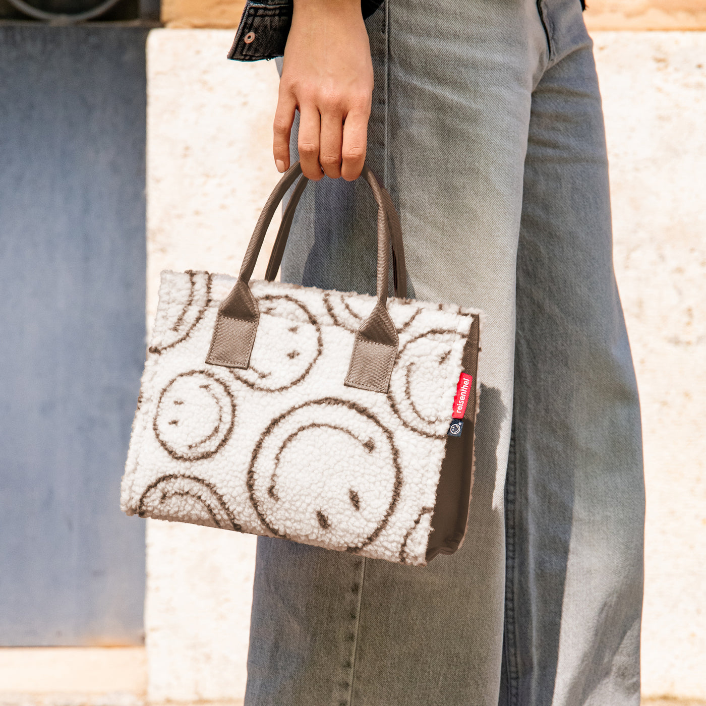 Reisenthel Daily Shopper XS, Smiley® Teddy Chocolate – Produktansicht 3