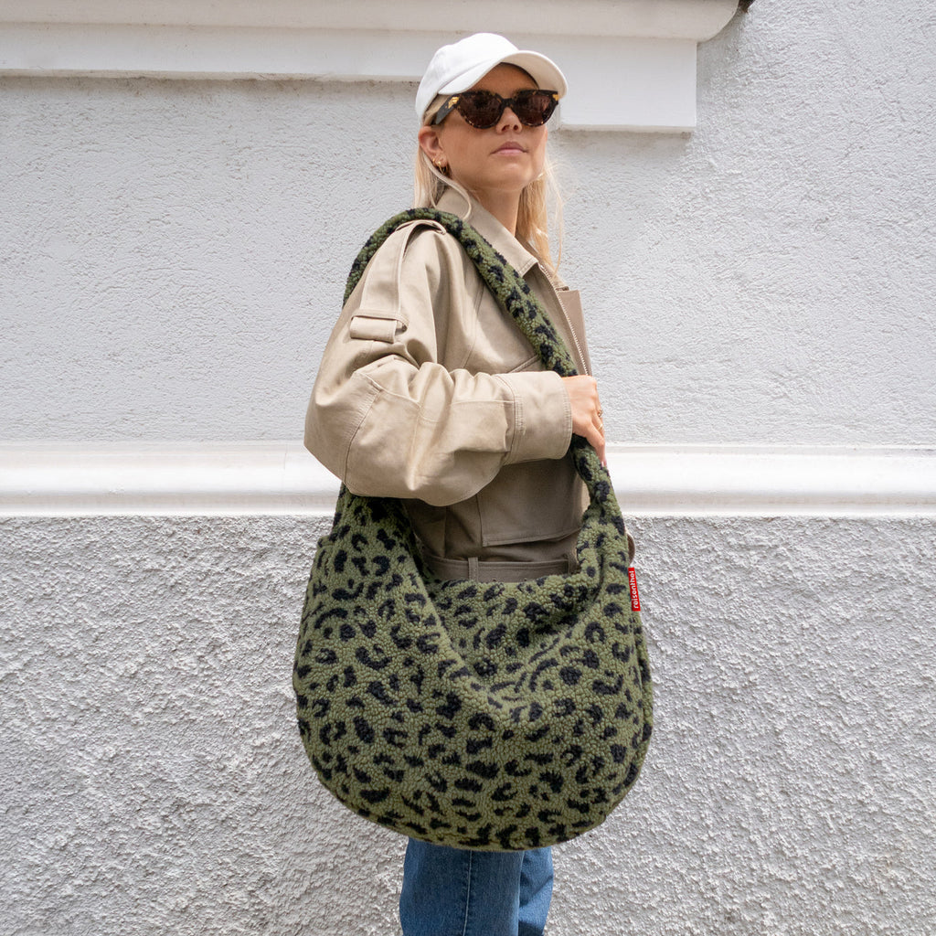 Reisenthel Moonbag Umhängetasche, Teddy Leo Olive – Produktansicht 3
