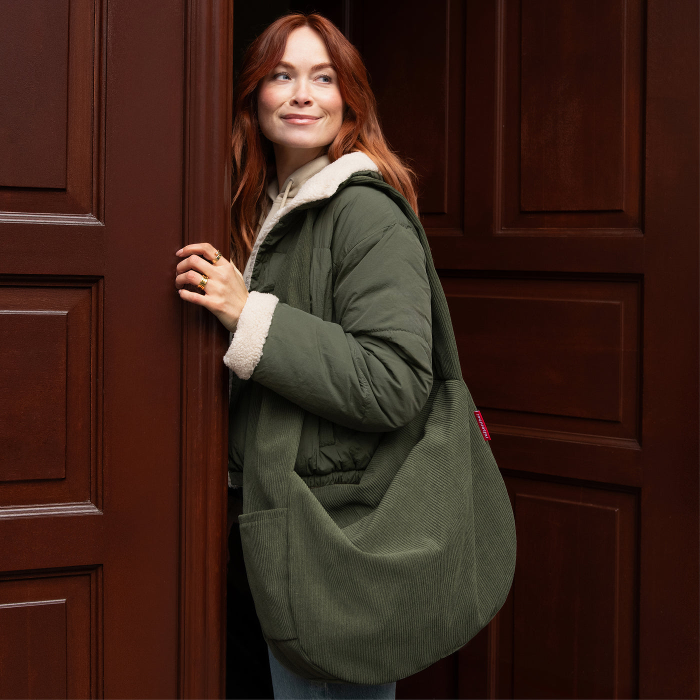 Reisenthel Moonbag Umhängetasche, Cord Dark Matcha – Produktansicht 2