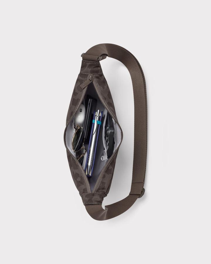 Johnny Urban Umhängetasche Ally Small – Braun Leo