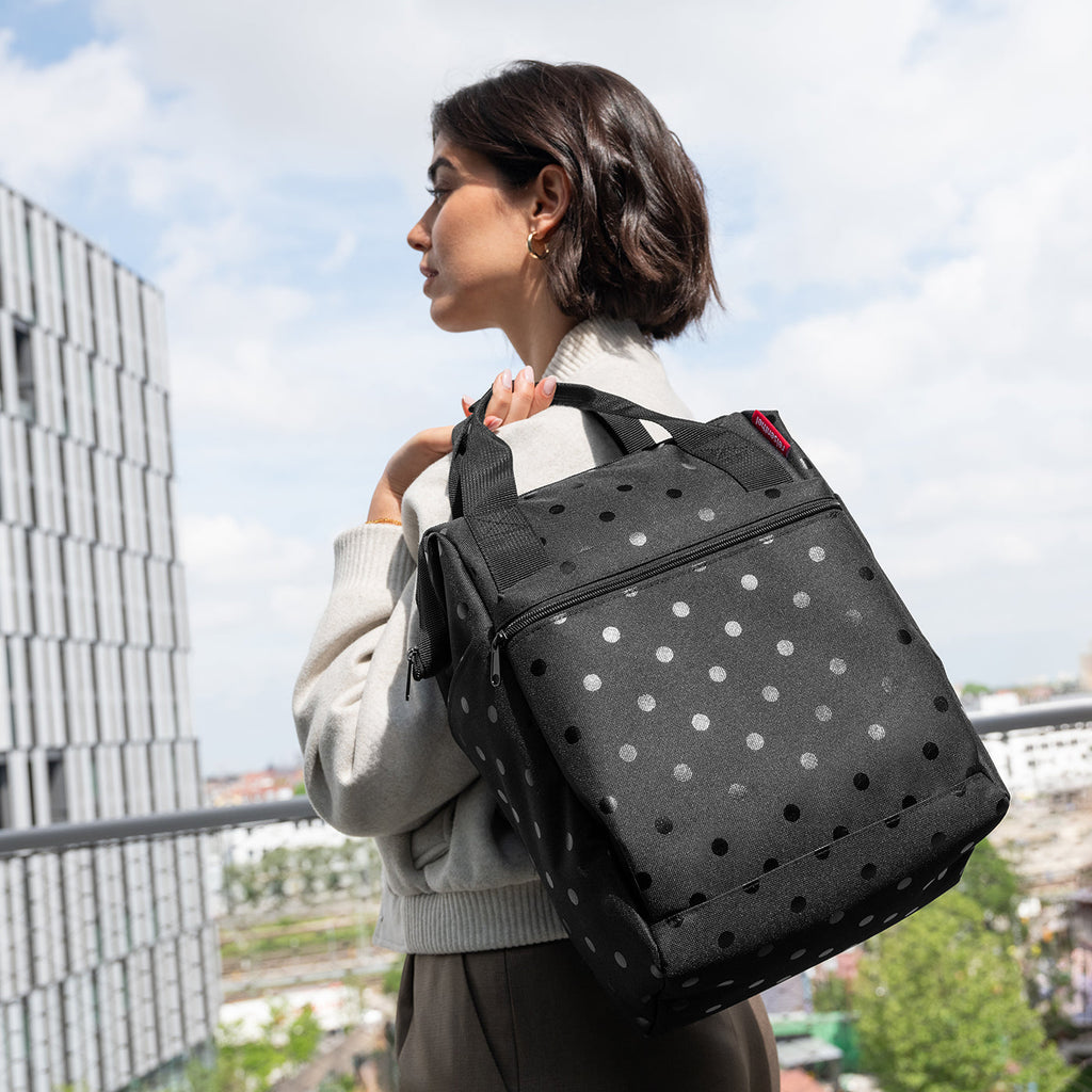 Reisenthel Allrounder R Rucksack, Glossy Dots Black – Produktansicht 3