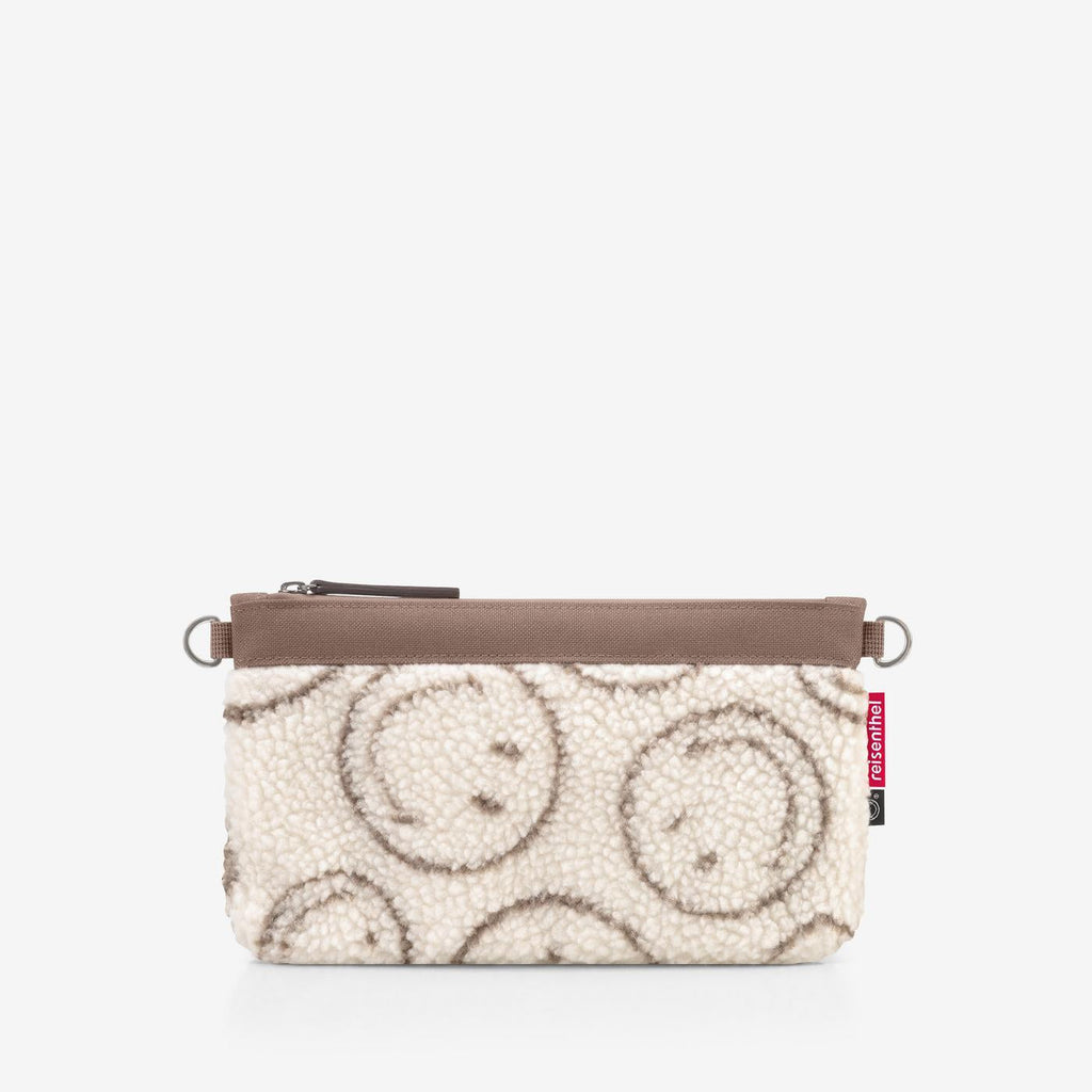 Reisenthel Mini Pouch Umhängetasche, Smiley® Teddy Chocolate – Produktansicht 5