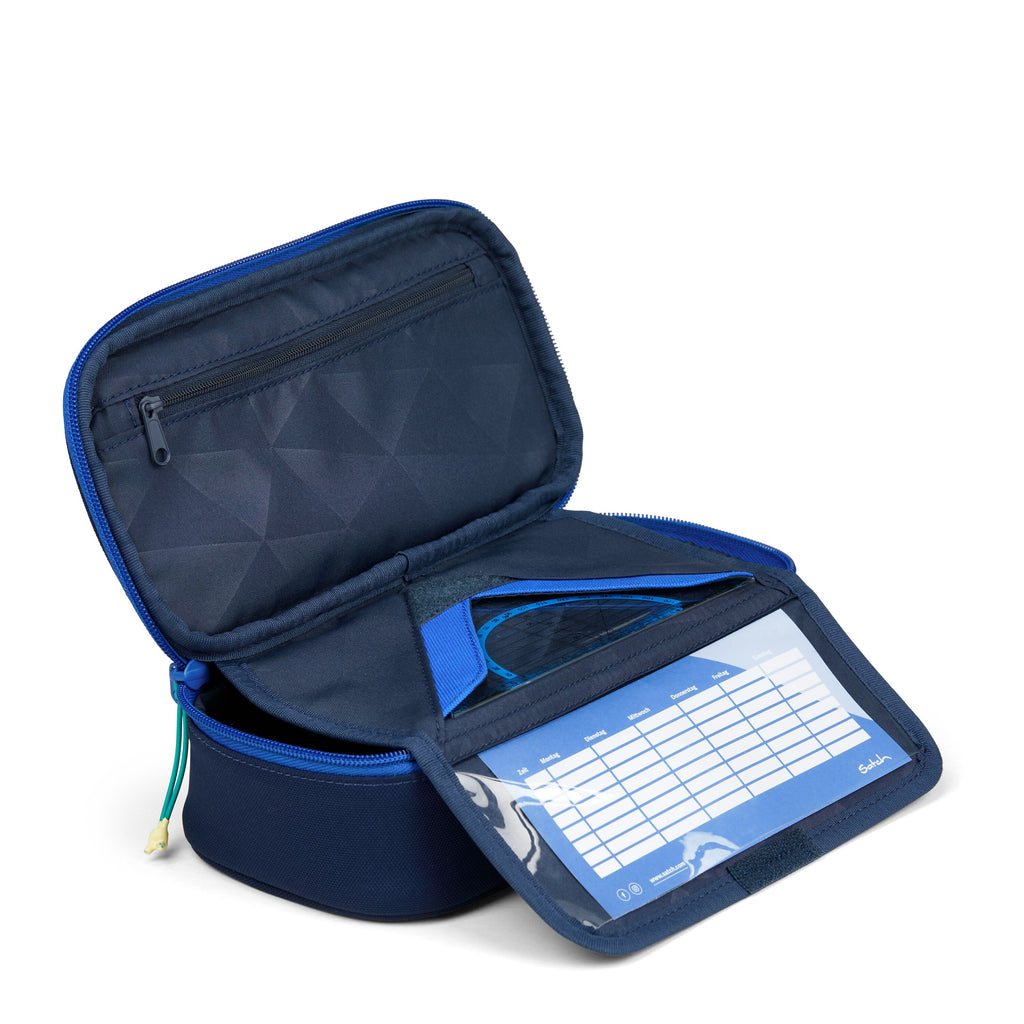Satch Schlamperbox, Crossed Blue
