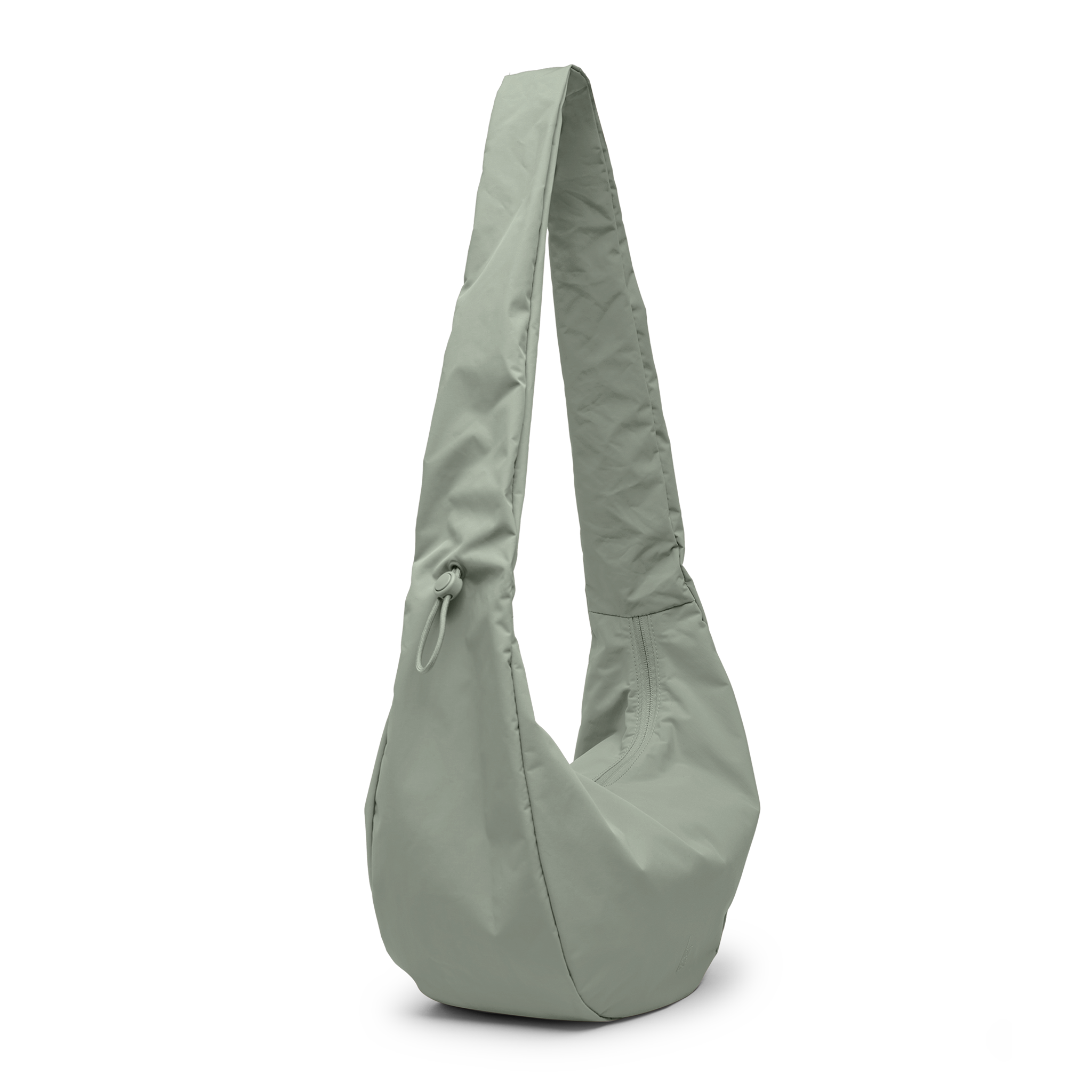 MOON BAG RUFFLE Tasche in bass (Salbeigrün) als Studioaufnahme in Schrägansicht.