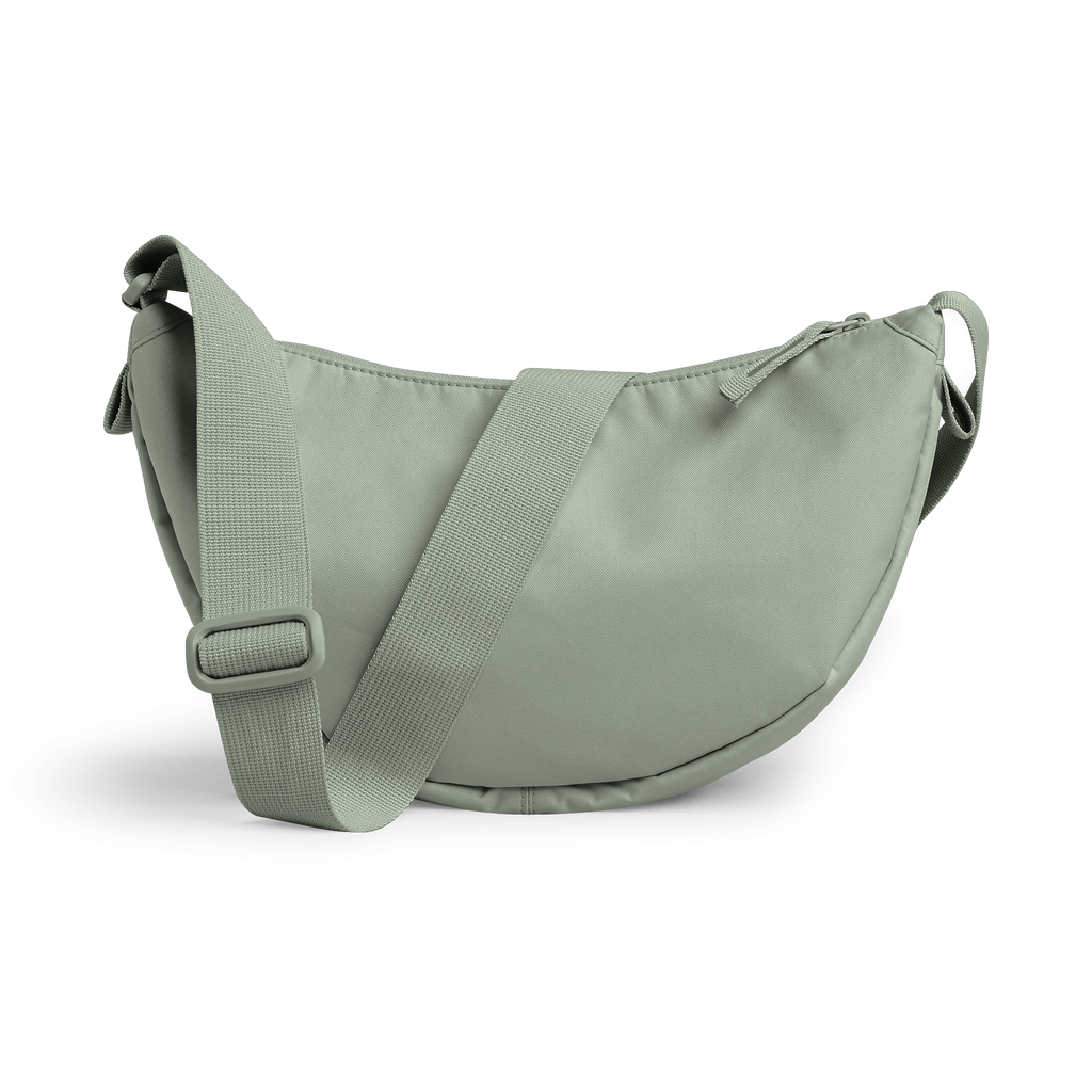 MOON BAG SMALL Tasche in bass (Salbeigrün) als Studioaufnahme in Rückansicht.