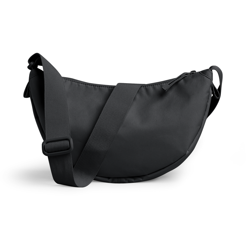 MOON BAG SMALL Monochrome Edition Tasche in black (Schwarz) als Studioaufnahme in Rückansicht.