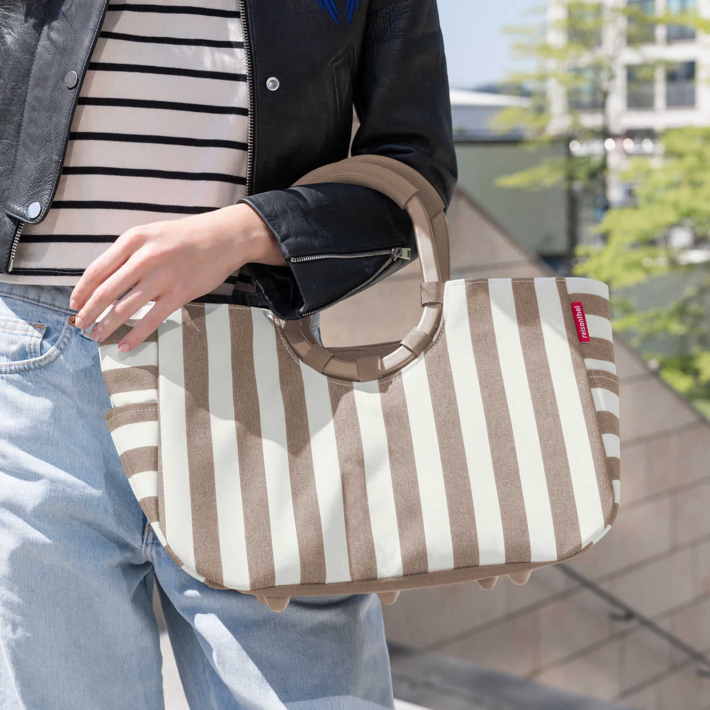 Reisenthel Loopshopper M, Summerstripes Coffee – Produktansicht 3
