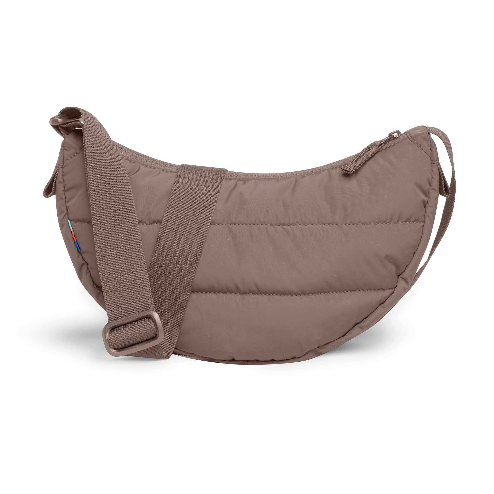 PUFFER MOON BAG SMALL Tasche in oyster (klassisches Taupe-Braun) als Studioaufnahme in Rückansicht.