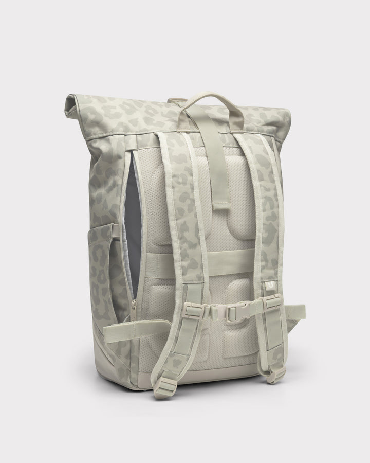 Johnny Urban Rolltop-Rucksack Allen Medium – Sand Leo