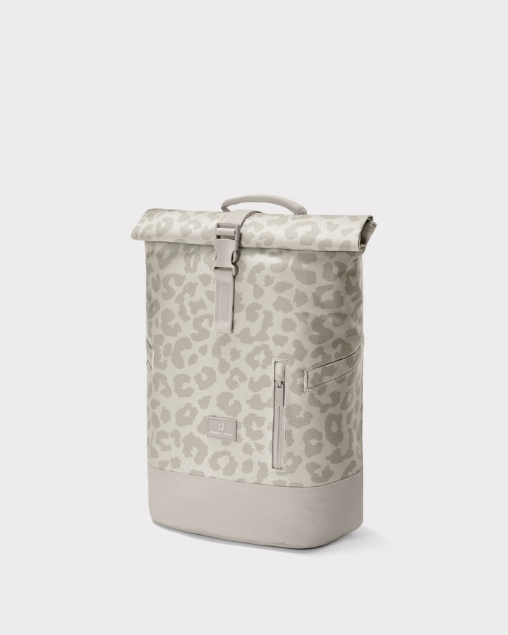 Johnny Urban Rolltop-Rucksack Luca Small – Sand Leo