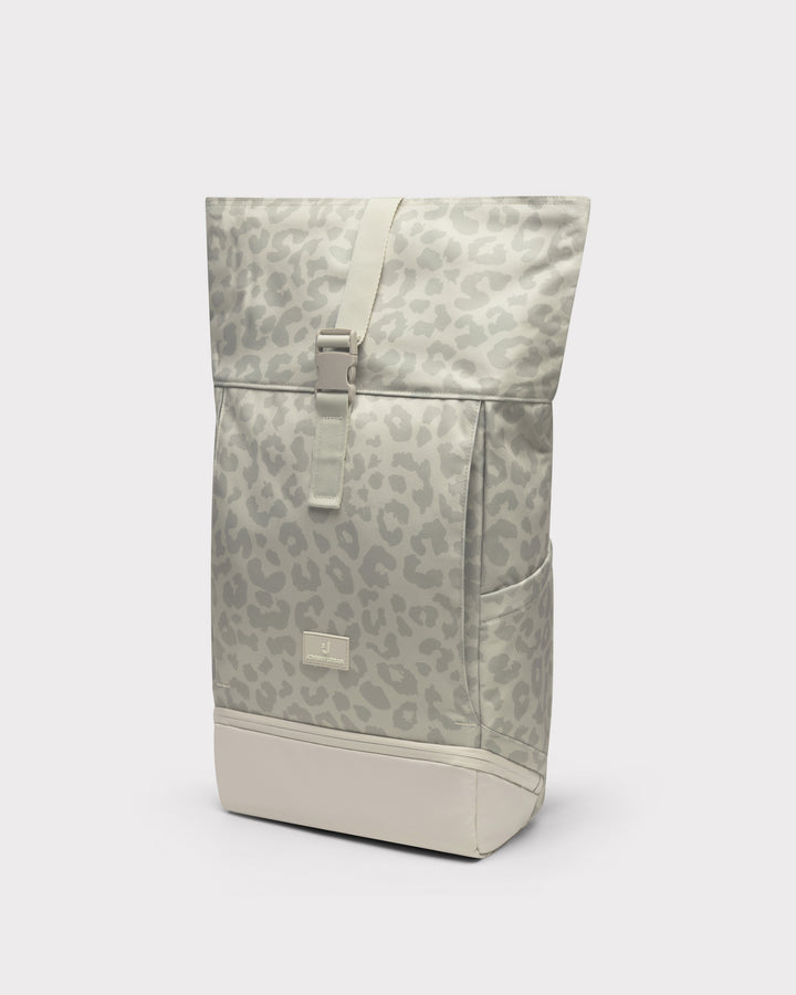 Johnny Urban Rolltop-Rucksack Allen Medium – Sand Leo