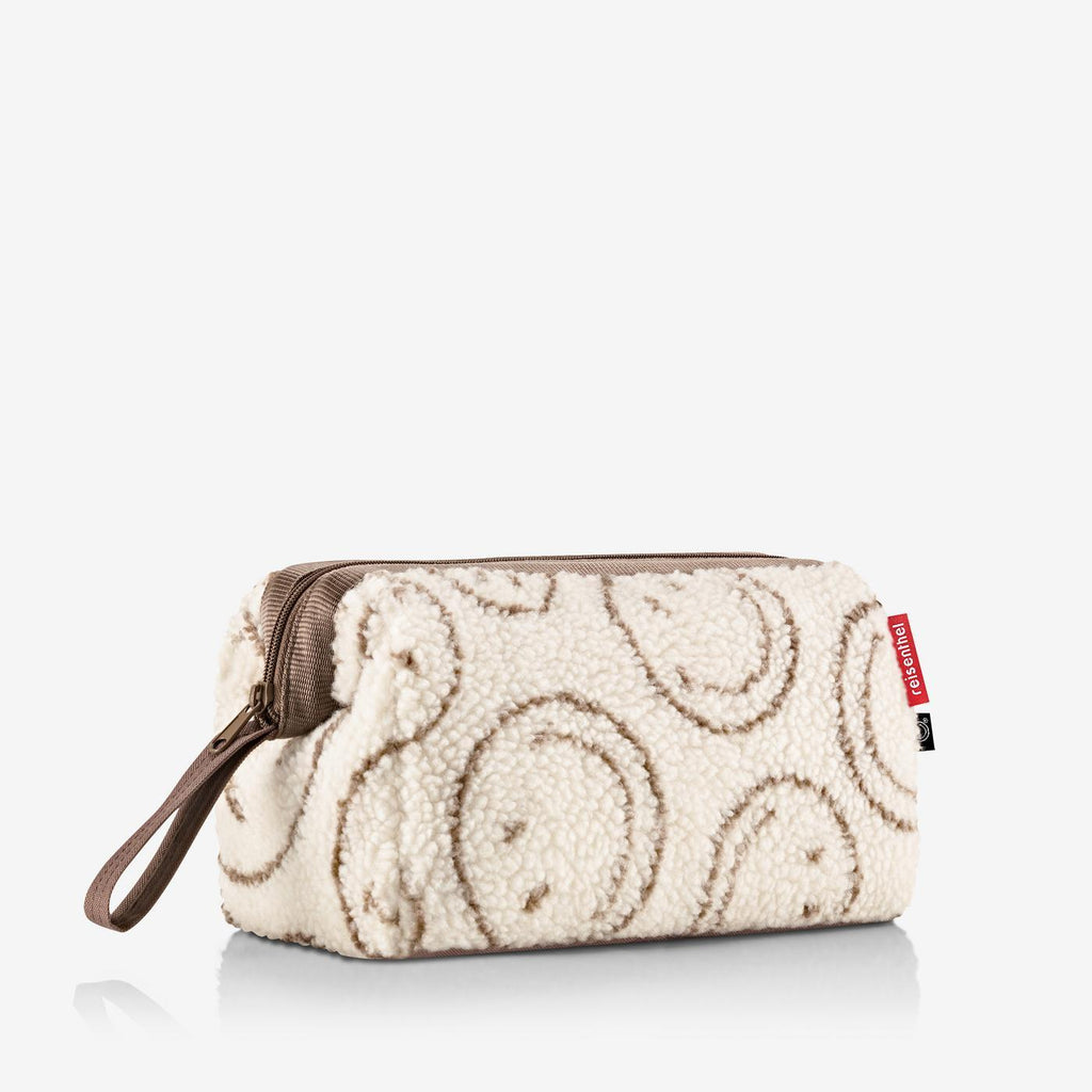 Reisenthel Travelcosmetic Kulturtasche, Smiley® Teddy Chocolate – Produktansicht 3