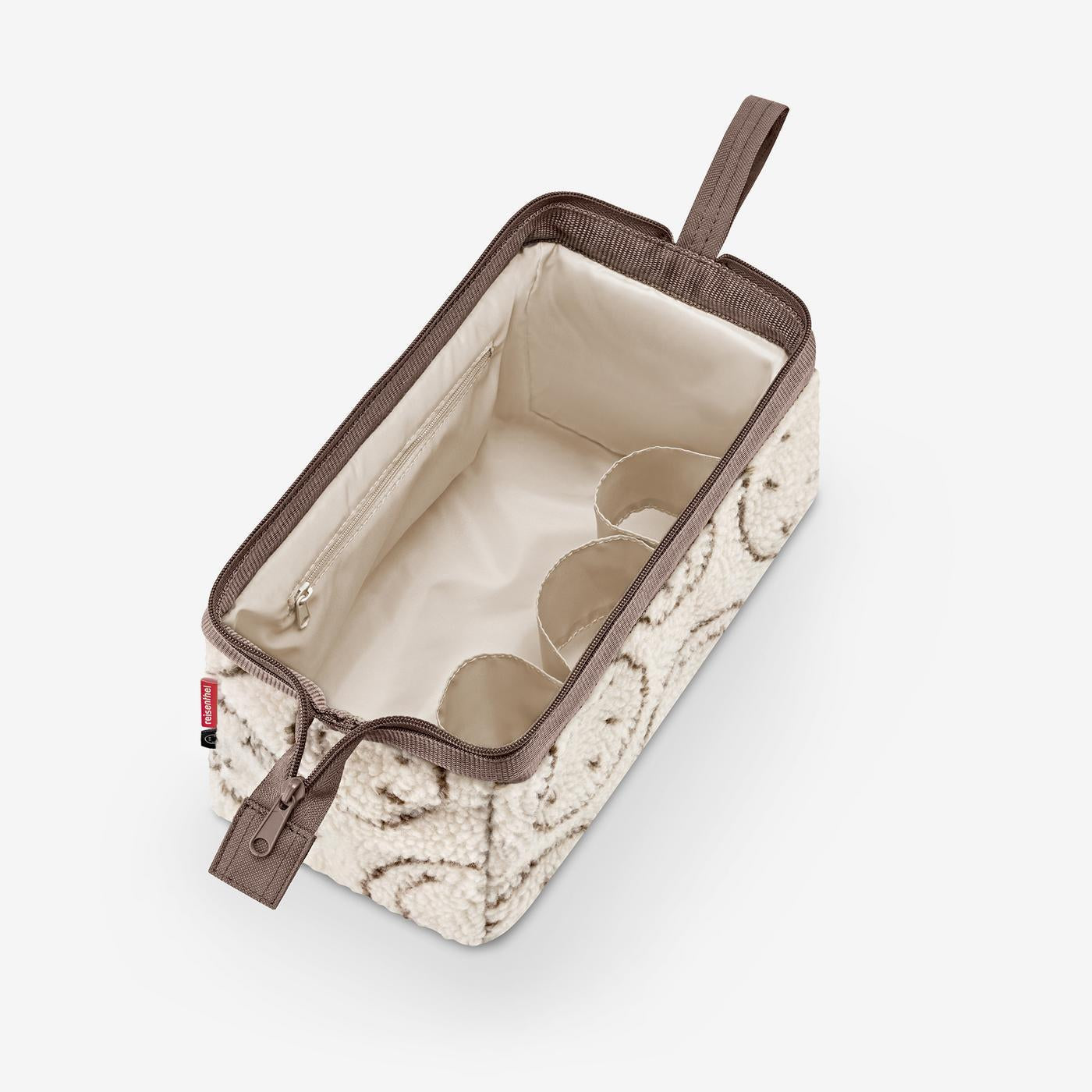 Reisenthel Travelcosmetic Kulturtasche, Smiley® Teddy Chocolate – Produktansicht 4