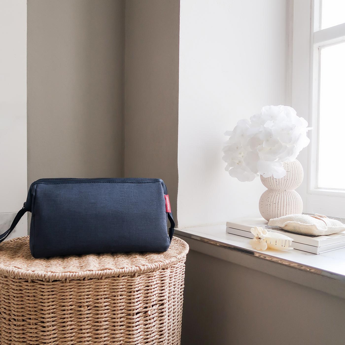 Reisenthel Travelcosmetic Kulturtasche, Twist Navy – Produktansicht 2