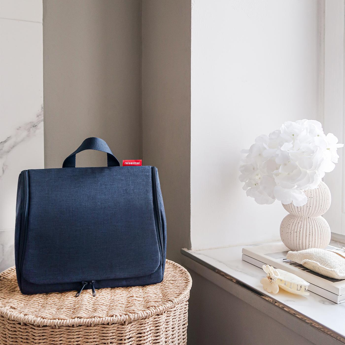 Reisenthel Toiletbag Kulturtasche, Twist Navy – Produktansicht 2